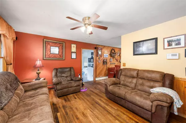 7 Candy LN, Hopewell Junction, NY 12533