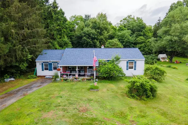 7 Candy LN, Hopewell Junction, NY 12533