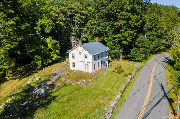 76 Oscawana Heights RD, Putnam Valley, NY 10579