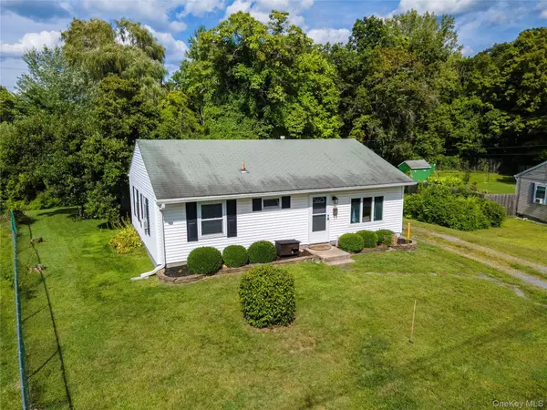 52 Van Wyck DR, Poughkeepsie, NY 12601