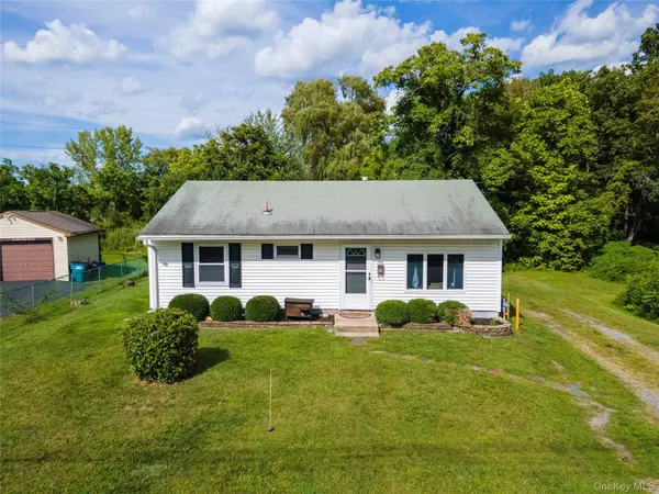 52 Van Wyck DR, Poughkeepsie, NY 12601