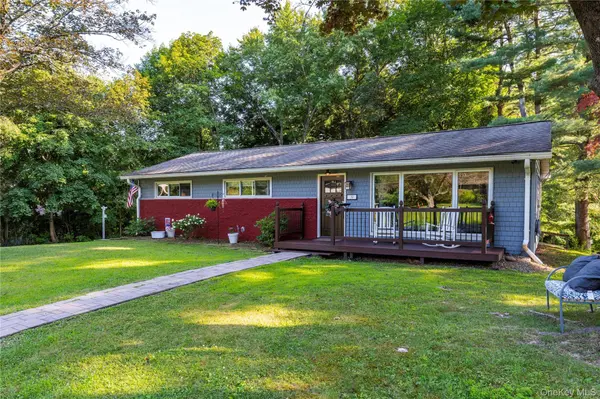 19 Gleason BLVD, Pleasant Valley, NY 12569