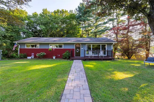 19 Gleason BLVD, Pleasant Valley, NY 12569