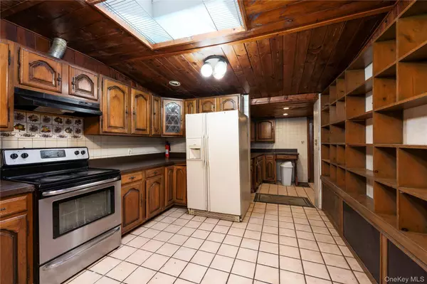 2 Juengstville LN, Brewster, NY 10509