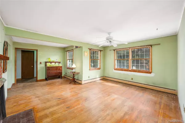 33 Ridgeview AVE, Mahopac, NY 10541