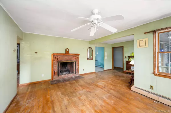 33 Ridgeview AVE, Mahopac, NY 10541