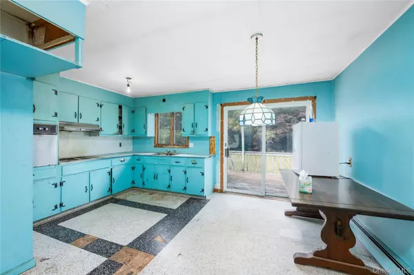 33 Ridgeview AVE, Mahopac, NY 10541