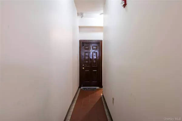 279 S Broadway, Yonkers, NY 10705