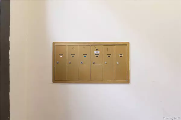 279 S Broadway, Yonkers, NY 10705