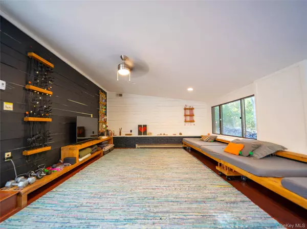 15 Relyea TER, Wappingers Falls, NY 12590