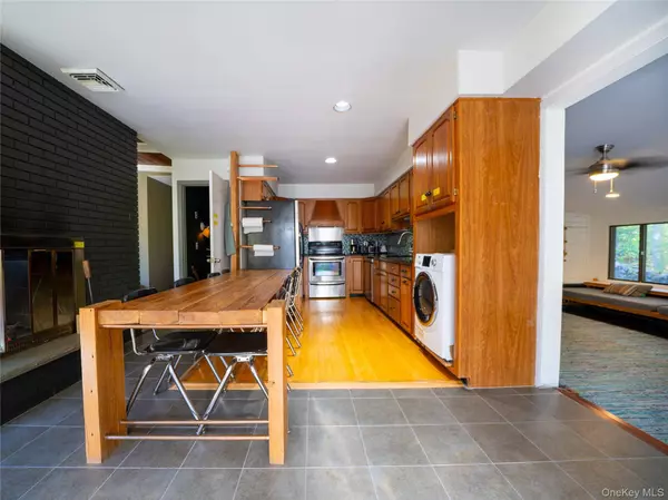 15 Relyea TER, Wappingers Falls, NY 12590