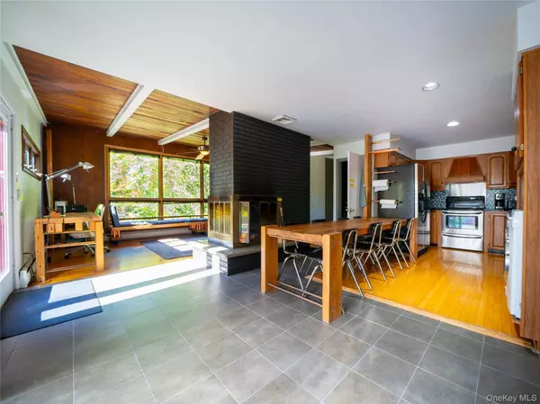 15 Relyea TER, Wappingers Falls, NY 12590