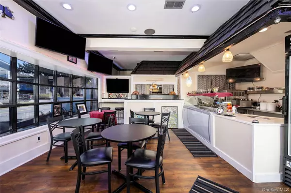 18 Clark PL, Mahopac, NY 10541