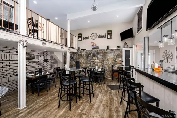 18 Clark PL, Mahopac, NY 10541