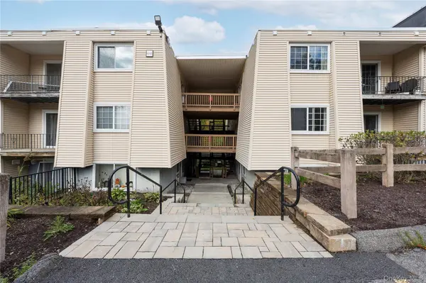 615 Fox Run LN, Carmel, NY 10512