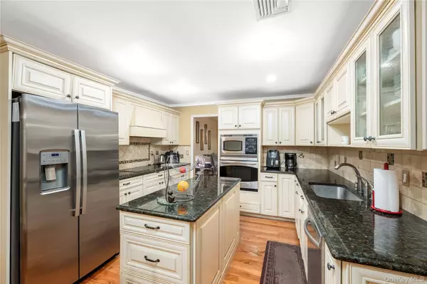 630 Union Valley RD, Mahopac, NY 10541