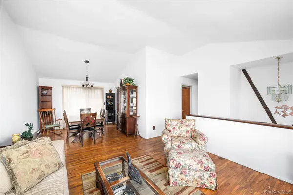 39 Worthington DR, Carmel, NY 10512