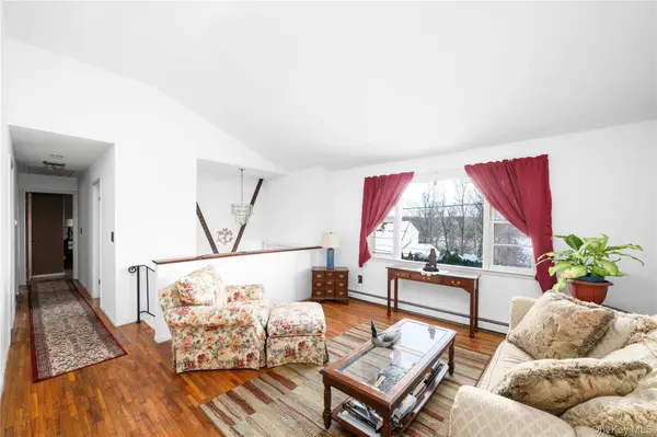 39 Worthington DR, Carmel, NY 10512