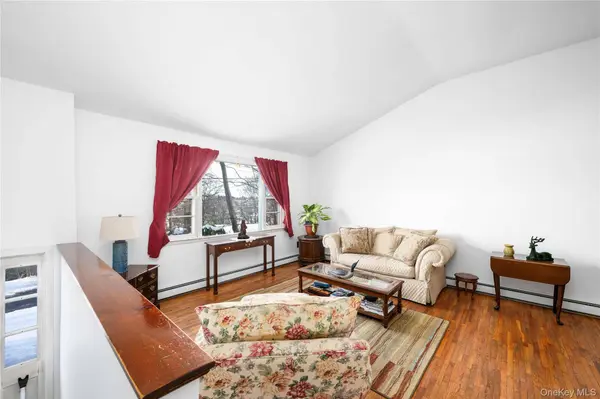 39 Worthington DR, Carmel, NY 10512