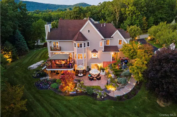 40 Sprucetop DR, Mahopac, NY 10541