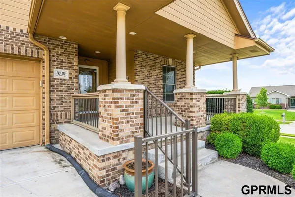 11719 S 203rd Street, Gretna, NE 68028