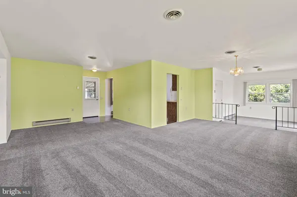 18 KEENE ST, Whiting, NJ 08759