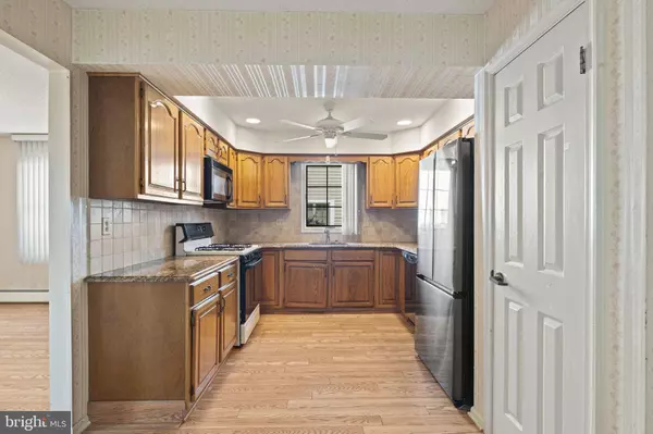 121 PEASLEY DR, Marlboro, NJ 07746