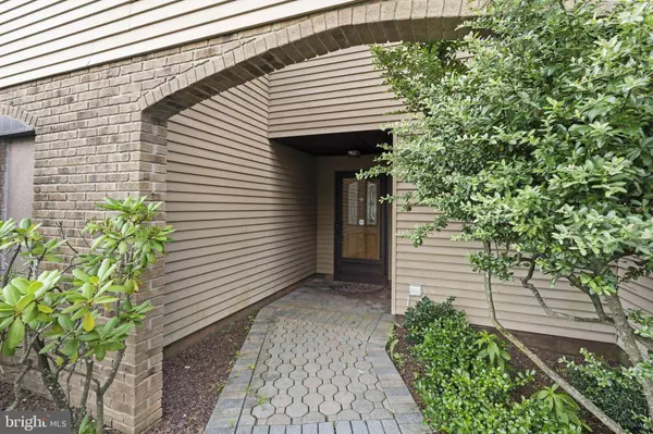 121 PEASLEY DR, Marlboro, NJ 07746