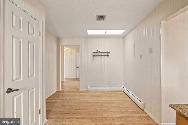 121 PEASLEY DR, Marlboro, NJ 07746