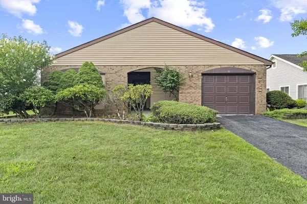 121 PEASLEY DR, Marlboro, NJ 07746