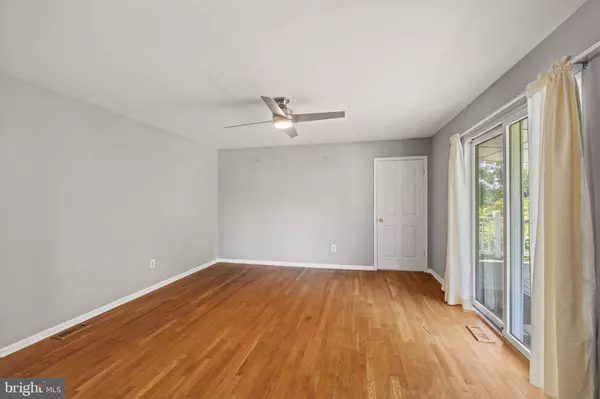 210 HIGH ST, Maple Shade, NJ 08052