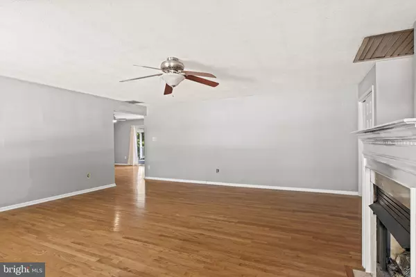 210 HIGH ST, Maple Shade, NJ 08052