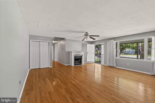 210 HIGH ST, Maple Shade, NJ 08052