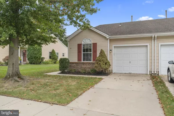 10 YARROW PL, Mount Laurel, NJ 08054