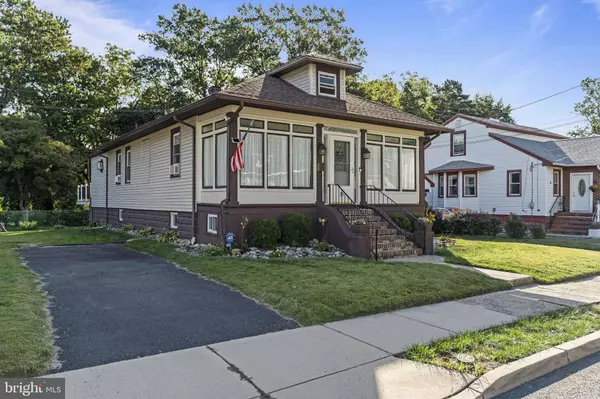 31 S BOULEVARD AVE, Maple Shade, NJ 08052