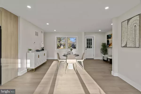 632 LONGWOOD AVE, Cherry Hill, NJ 08002