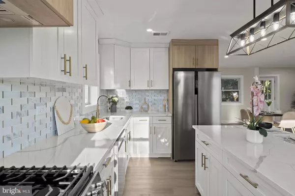 632 LONGWOOD AVE, Cherry Hill, NJ 08002