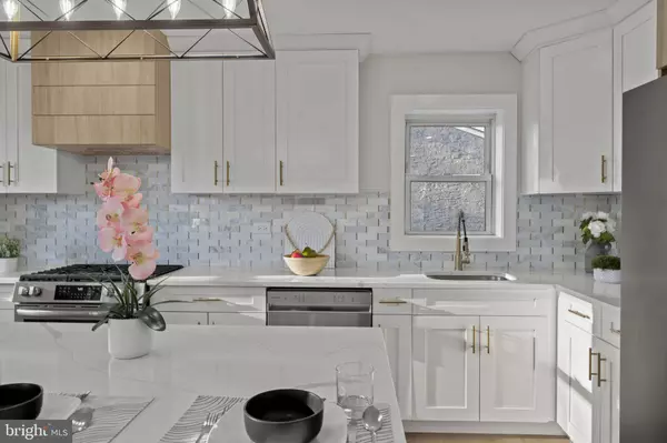 632 LONGWOOD AVE, Cherry Hill, NJ 08002