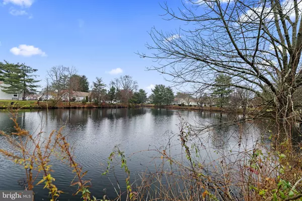 84-B PARKWAY DR #B, Freehold, NJ 07728