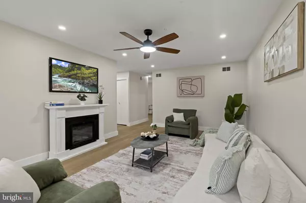 84-B PARKWAY DR #B, Freehold, NJ 07728