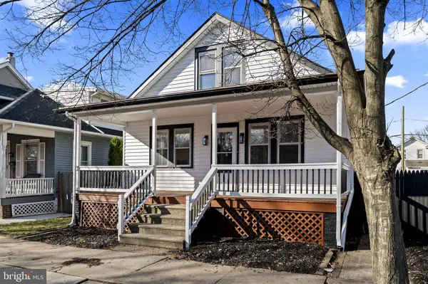 825 LYNDALE AVE, Trenton, NJ 08629