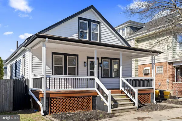 825 LYNDALE AVE, Trenton, NJ 08629