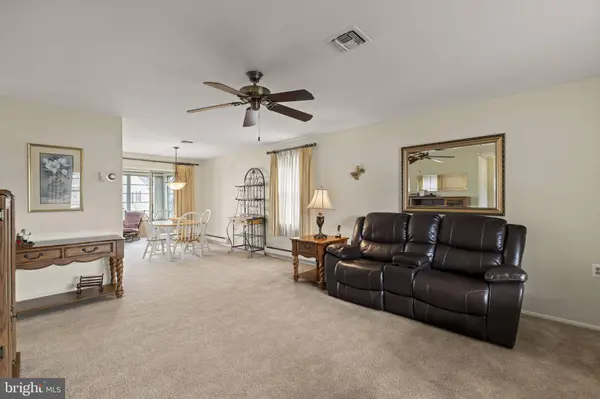 61 CHATHAM PL, Southampton, NJ 08088