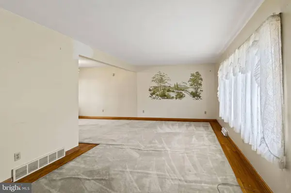 2052 BROOKFIELD ST, Vineland, NJ 08361