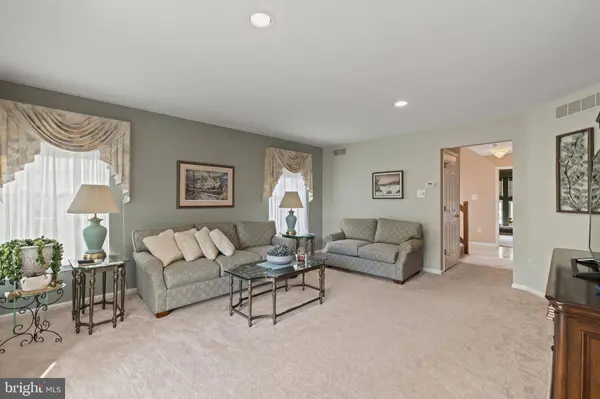 60 SMOKEY RUN DR, Berlin, NJ 08009