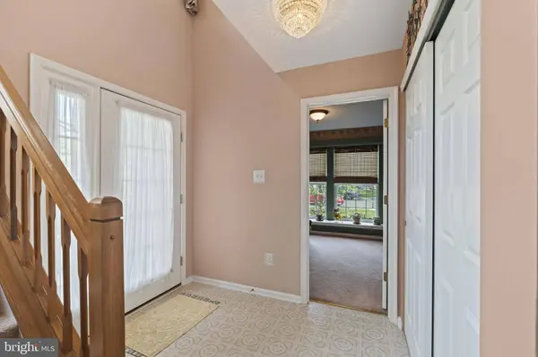 60 SMOKEY RUN DR, Berlin, NJ 08009