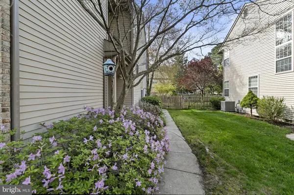 60 SMOKEY RUN DR, Berlin, NJ 08009