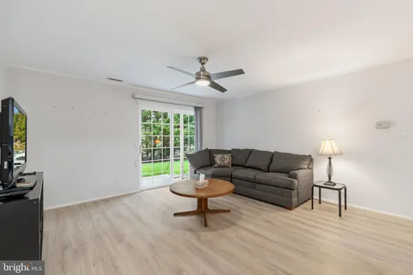 303-A SEDGEFIELD DR, Mount Laurel, NJ 08054