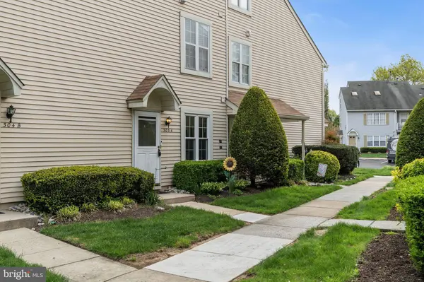 303-A SEDGEFIELD DR, Mount Laurel, NJ 08054