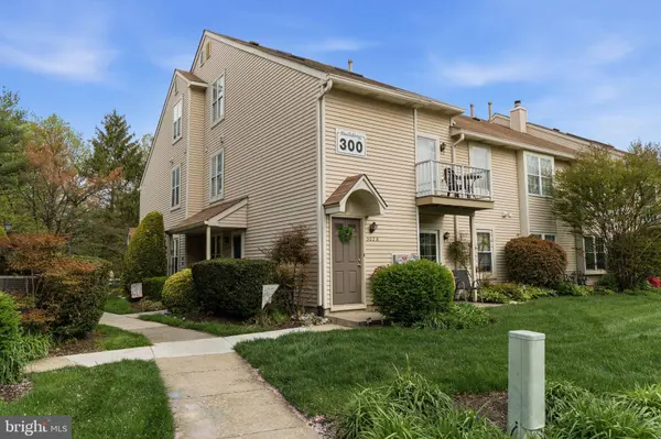 303-A SEDGEFIELD DR, Mount Laurel, NJ 08054